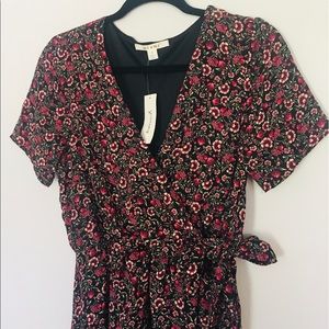 NWT Black Floral Short Sleeve Maxi Dress with Slit